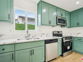 227 W 41st Street, Los Angeles CA 90037