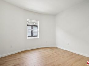 227 W 41st Street, Los Angeles CA 90037