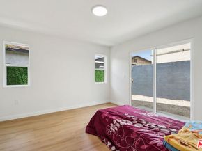 227 W 41st Street, Los Angeles CA 90037