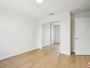 227 W 41st Street, Los Angeles CA 90037