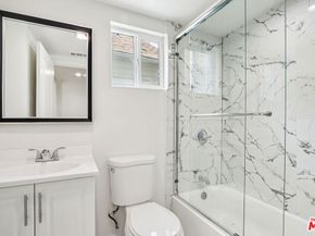 227 W 41st Street, Los Angeles CA 90037