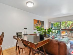 950 N Kings Road 106, West Hollywood CA 90069