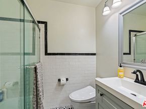 950 N Kings Road 106, West Hollywood CA 90069