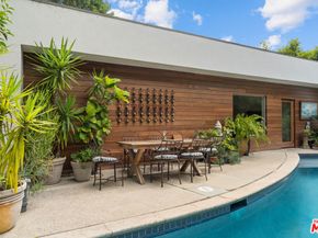 5051 Noble Avenue, Sherman Oaks CA 91403