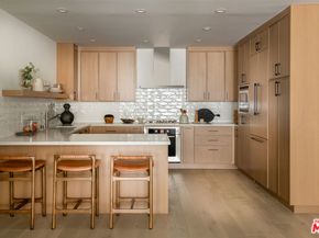 928 N Croft Avenue 303, West Hollywood CA 90069
