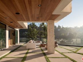 2608 Zorada Drive, Los Angeles CA 90046