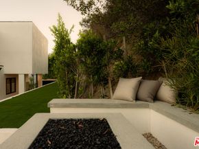 2608 Zorada Drive, Los Angeles CA 90046