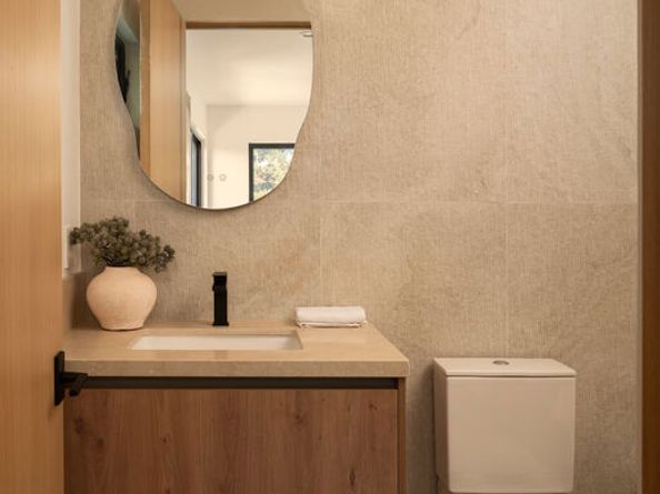 2608 Zorada Drive, Los Angeles CA 90046