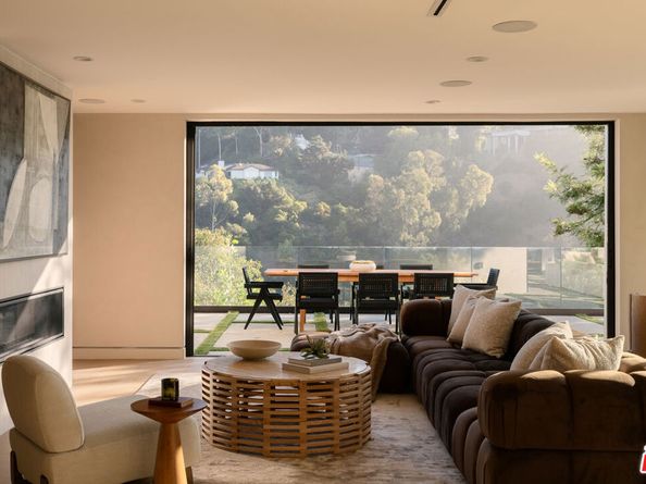 2608 Zorada Drive, Los Angeles CA 90046