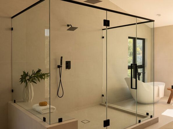 2608 Zorada Drive, Los Angeles CA 90046