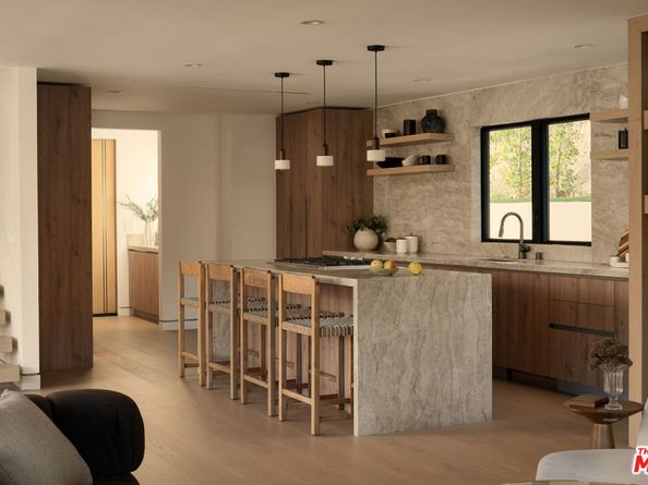 2608 Zorada Drive, Los Angeles CA 90046