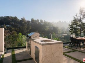 2608 Zorada Drive, Los Angeles CA 90046