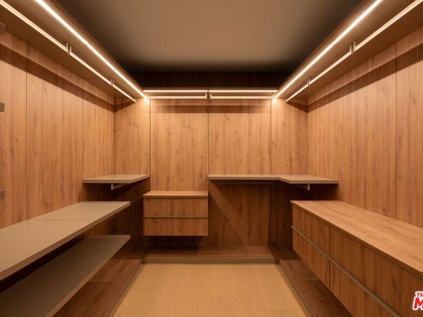 2608 Zorada Drive, Los Angeles CA 90046