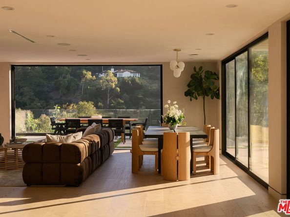 2608 Zorada Drive, Los Angeles CA 90046