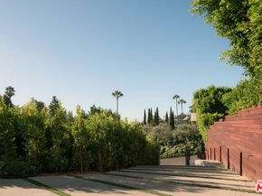 2608 Zorada Drive, Los Angeles CA 90046