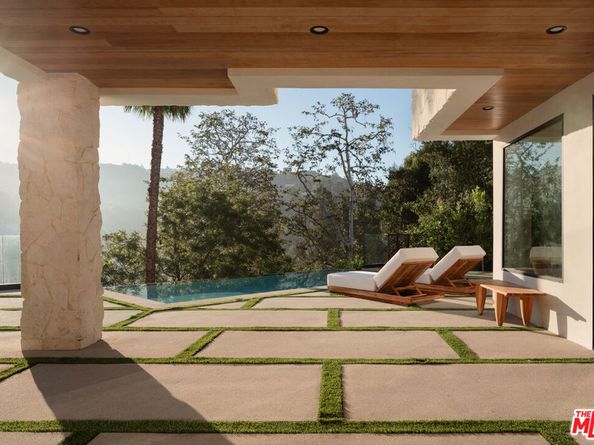 2608 Zorada Drive, Los Angeles CA 90046