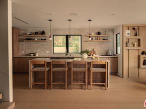 2608 Zorada Drive, Los Angeles CA 90046