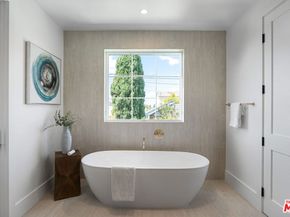 8025 Stewart Avenue, Los Angeles CA 90045