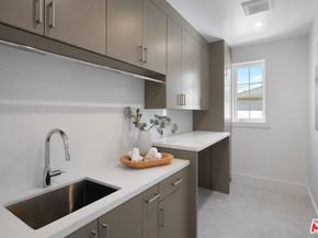 8025 Stewart Avenue, Los Angeles CA 90045