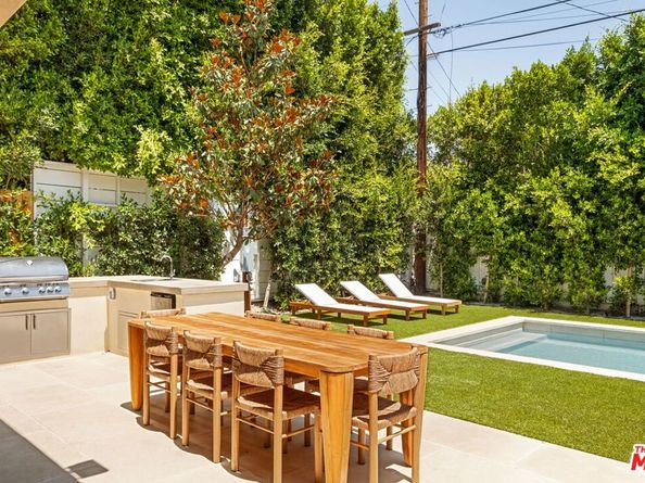 636 N Laurel Avenue, Los Angeles CA 90048