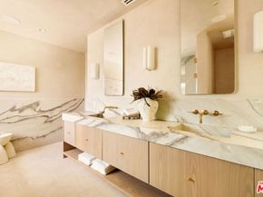 636 N Laurel Avenue, Los Angeles CA 90048