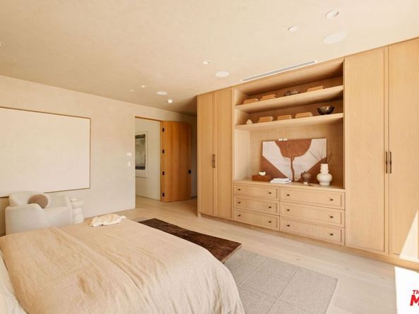 636 N Laurel Avenue, Los Angeles CA 90048