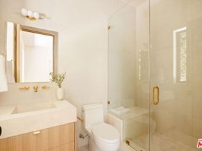 636 N Laurel Avenue, Los Angeles CA 90048