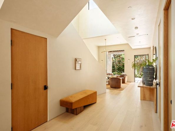 636 N Laurel Avenue, Los Angeles CA 90048