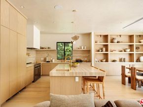 636 N Laurel Avenue, Los Angeles CA 90048