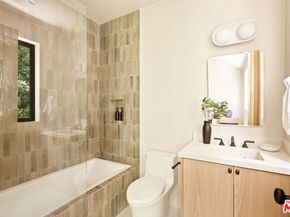 636 N Laurel Avenue, Los Angeles CA 90048