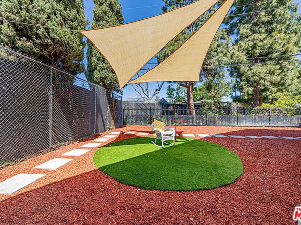 5633 La Mirada Avenue, Los Angeles CA 90038