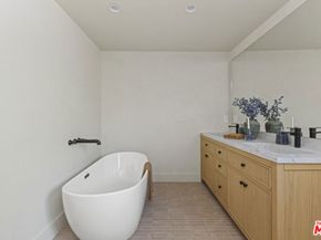 11747 Canton Place, Studio City CA 91604