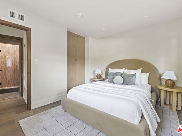 11747 Canton Place, Studio City CA 91604