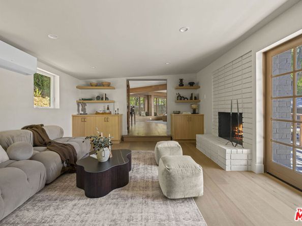 11747 Canton Place, Studio City CA 91604