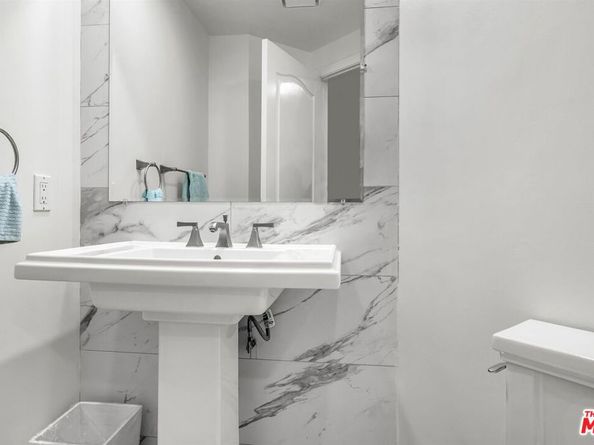 10555 ASHTON Avenue 201, Los Angeles CA 90024