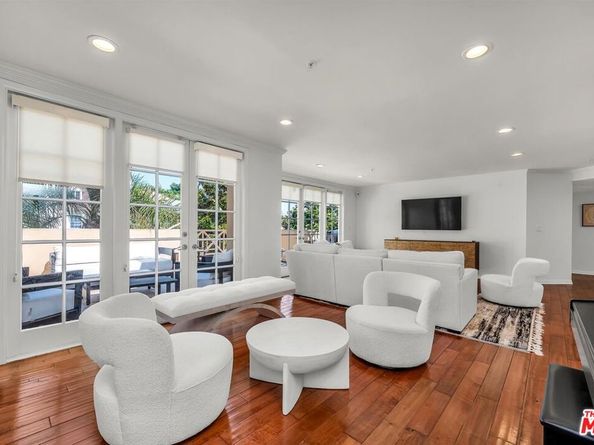 10555 ASHTON Avenue 201, Los Angeles CA 90024