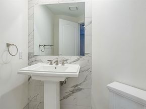 10555 ASHTON Avenue 201, Los Angeles CA 90024