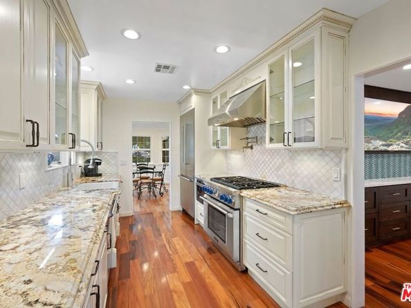 5324 Irvine Avenue, Valley Village CA 91601