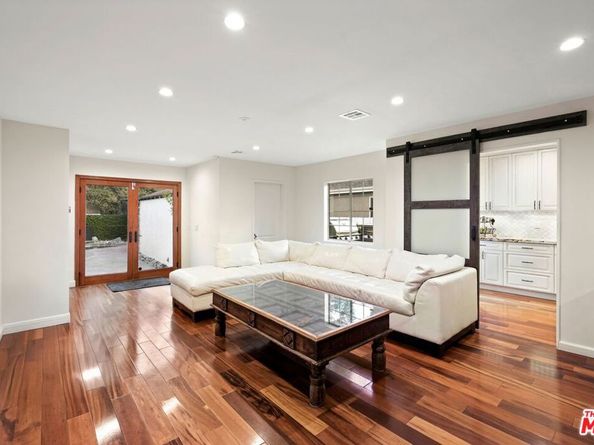 5324 Irvine Avenue, Valley Village CA 91601