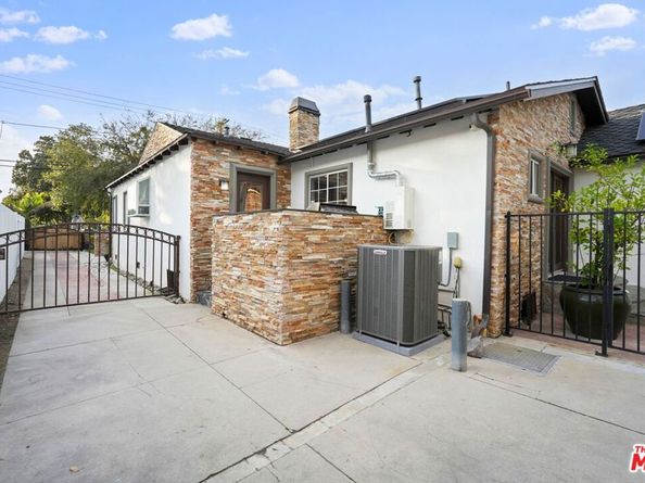 5324 Irvine Avenue, Valley Village CA 91601