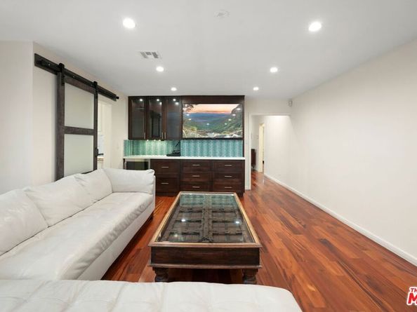 5324 Irvine Avenue, Valley Village CA 91601