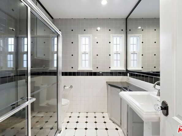 5324 Irvine Avenue, Valley Village CA 91601