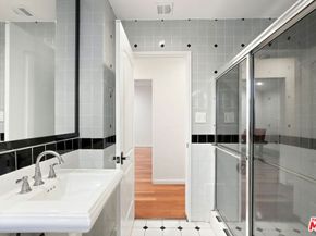 5324 Irvine Avenue, Valley Village CA 91601