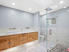 5324 Irvine Avenue, Valley Village CA 91601