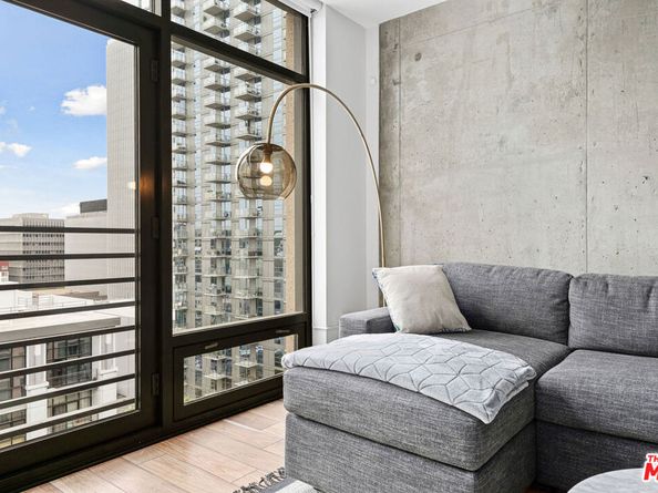 1111 S Grand Avenue 1111, Los Angeles CA 90015