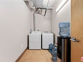 1111 S Grand Avenue 1111, Los Angeles CA 90015