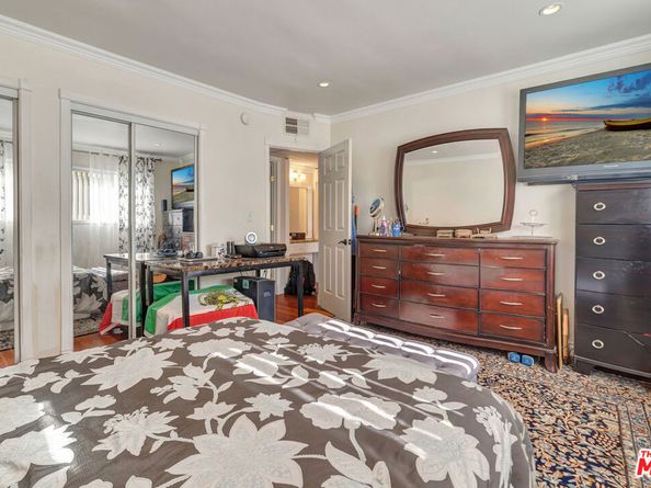 4610 Densmore Avenue 105, Encino CA 91436