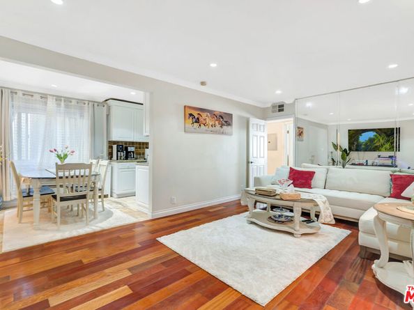 4610 Densmore Avenue 105, Encino CA 91436