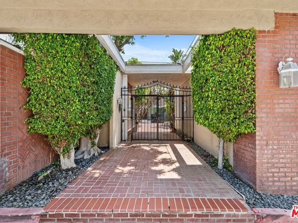 4610 Densmore Avenue 105, Encino CA 91436