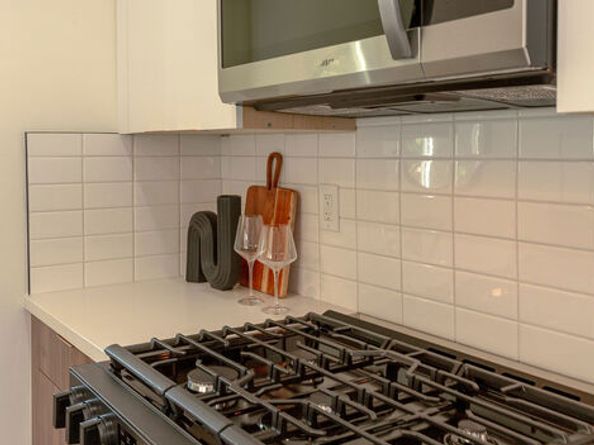 2046 1/2 S Burnside Avenue, Los Angeles CA 90016